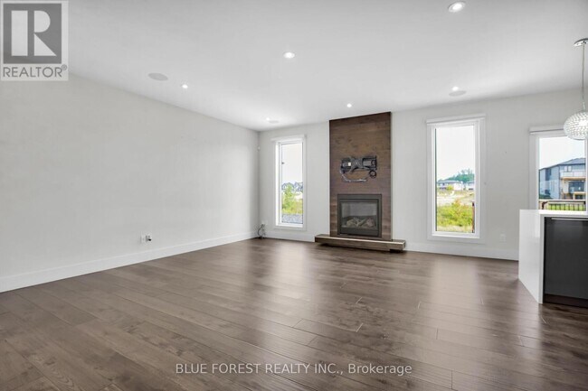 Photo du bâtiment - 2138 Wateroak Dr