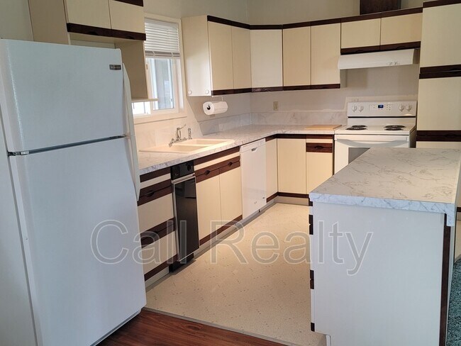 Building Photo - 5405 S Hayford Rd