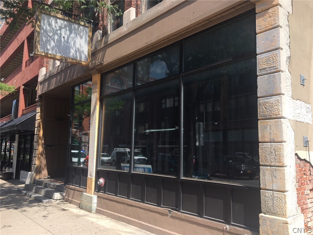 Primary Photo - 415 S Clinton St