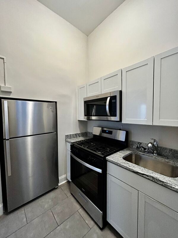 Foto del edificio - 24 E Mt Vernon Pl