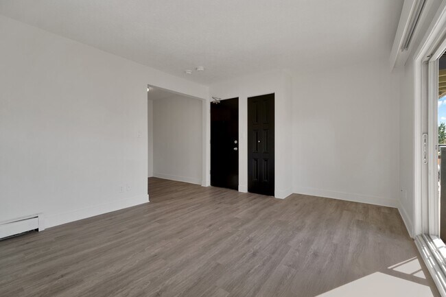 Photo du bâtiment - 130 Stewart Avenue