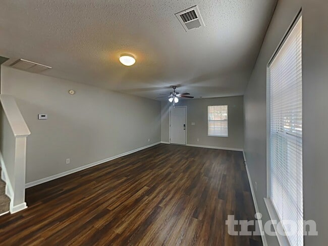 Building Photo - 945 Schofield Ln