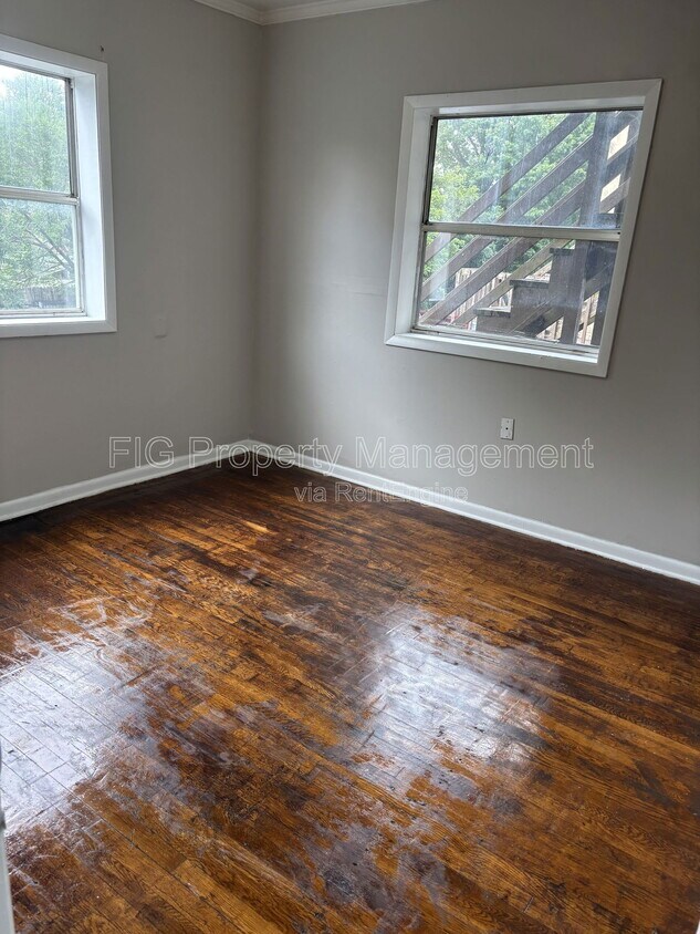 Foto principal - 429 W G St