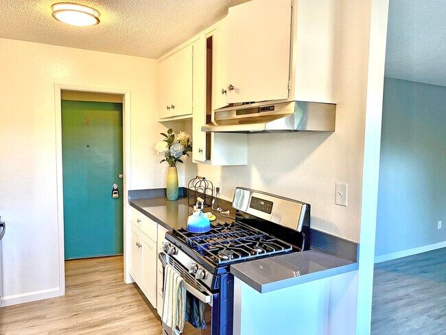 Building Photo - 532 Appian Way