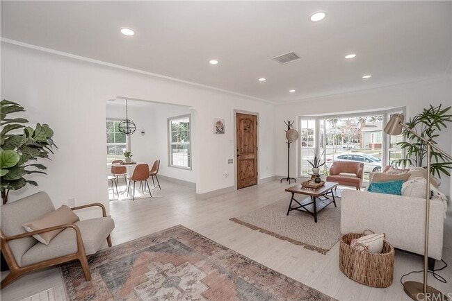 Building Photo - 3600 Gardenia Ave