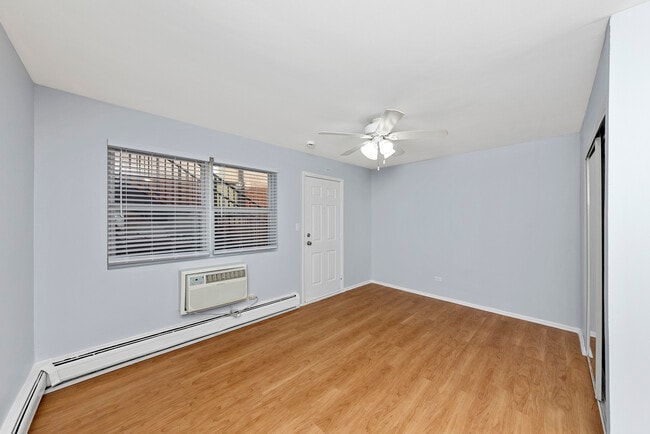 Building Photo - 4541 N Beacon St