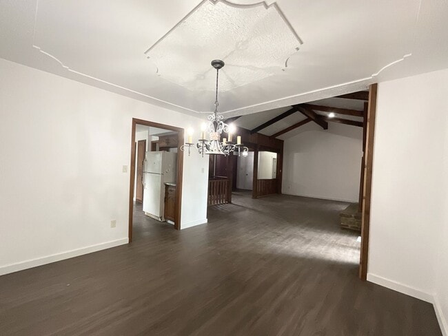 Building Photo - LEASING