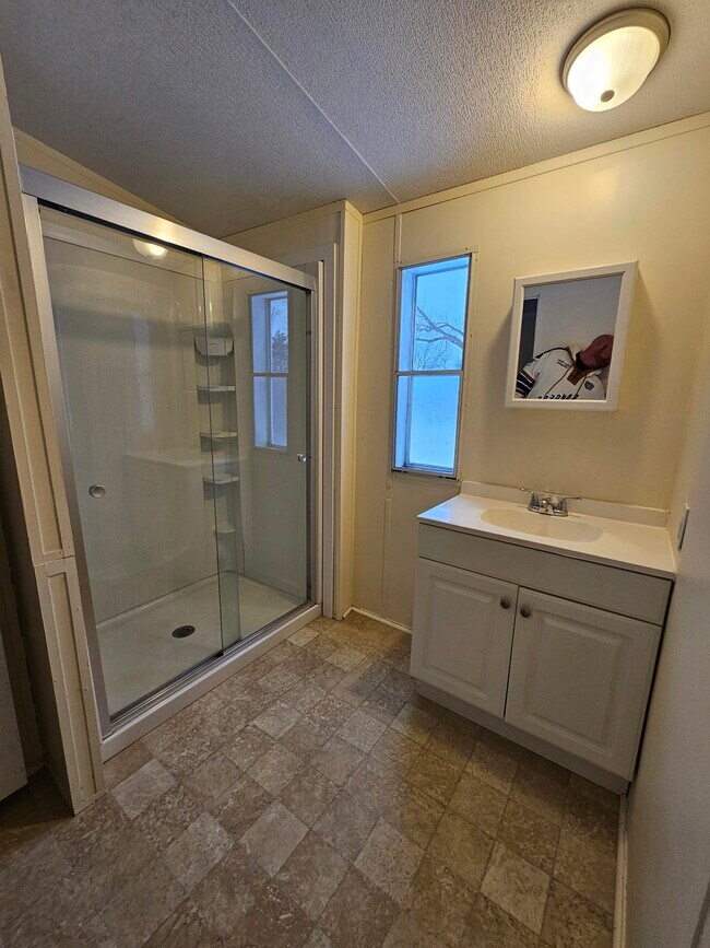 Foto del edificio - 16 Noble Ln