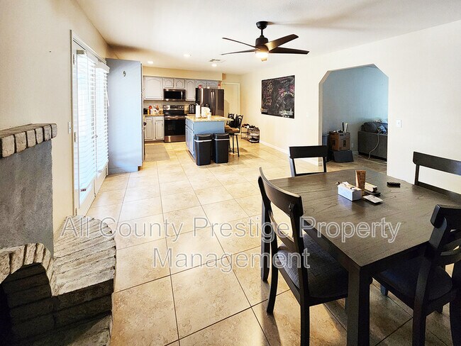 Foto del edificio - 4701 W Charleston Ave