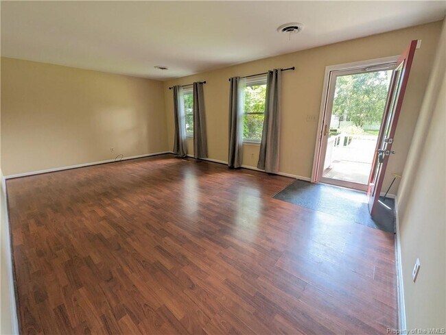 Foto del edificio - 111 King William Dr