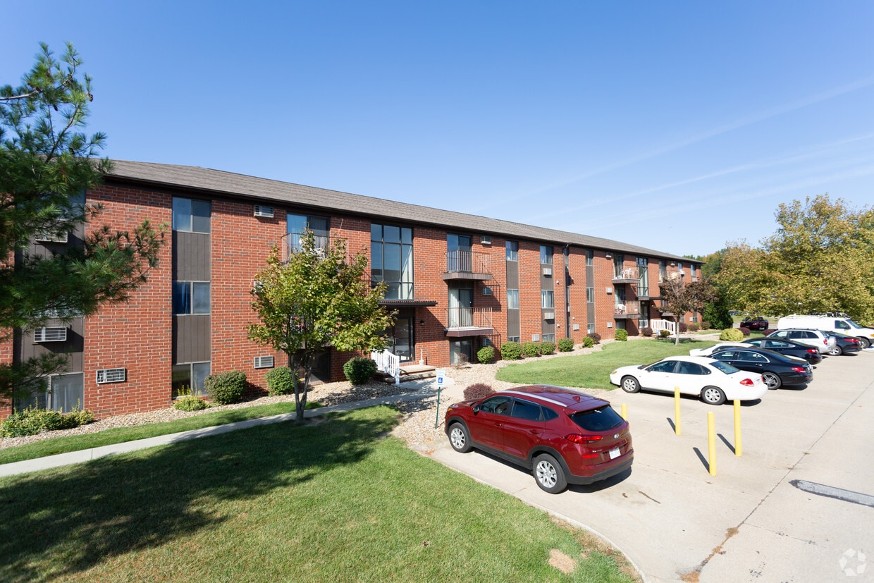 Rolling Meadows - 1055 Hostetler Rd Orrville, OH 44667