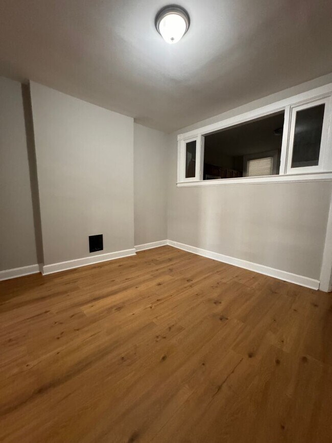 Building Photo - 2 Bedroom+Den
