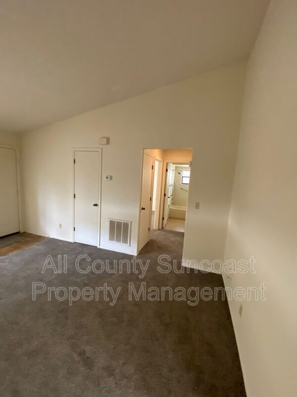 Building Photo - 519 E Curlew Pl