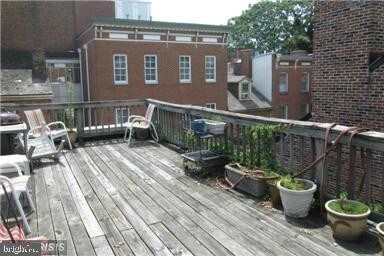 Building Photo - 1634 Shakespeare St