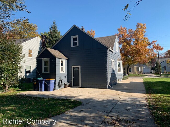 Building Photo - 3 br, 2 bath House - 1543 Gladstone Drive SE