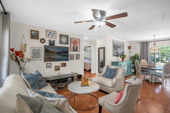 Foto del edificio - 739 Seminole Ave