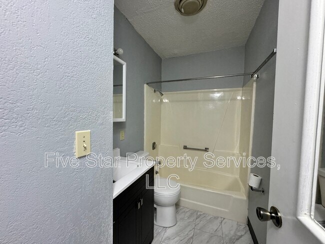 Foto del edificio - 619 S Walnut St