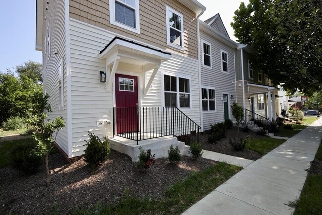 Building Photo - 811 S Cameron St