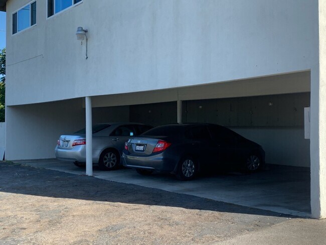 Foto del edificio - 103-155 Cameron Ct.