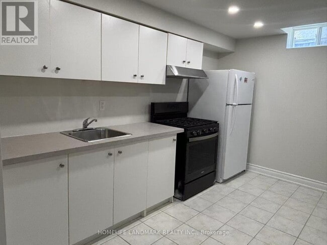 Building Photo - 28 Lugano Crescent