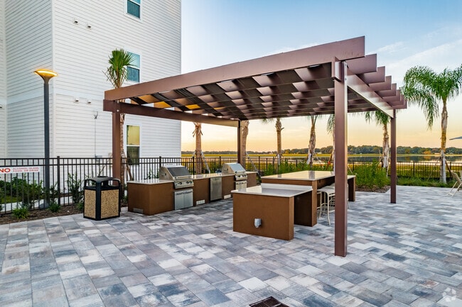 Piscina estilo centro turístico - 14Fifty NeoCity