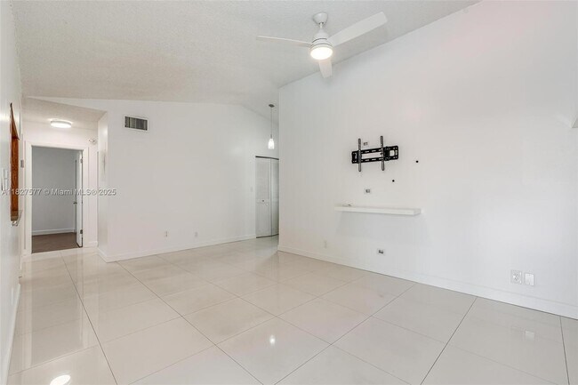 Foto del edificio - 8250 SW 3rd Pl