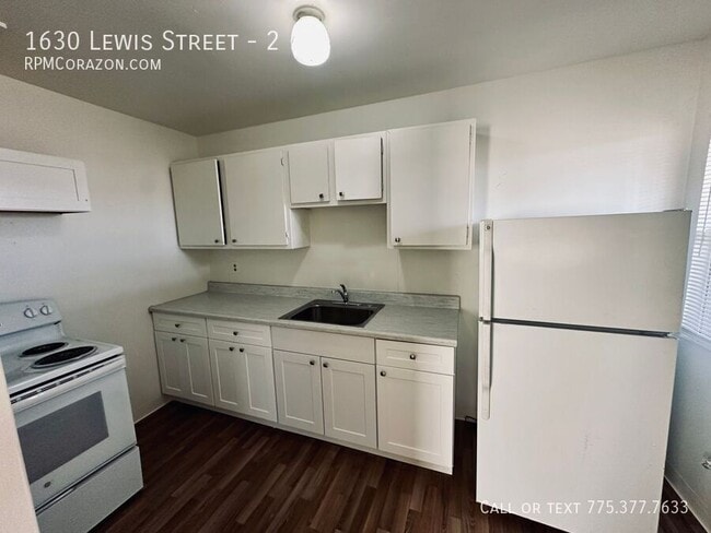 Building Photo - 1630 Lewis St