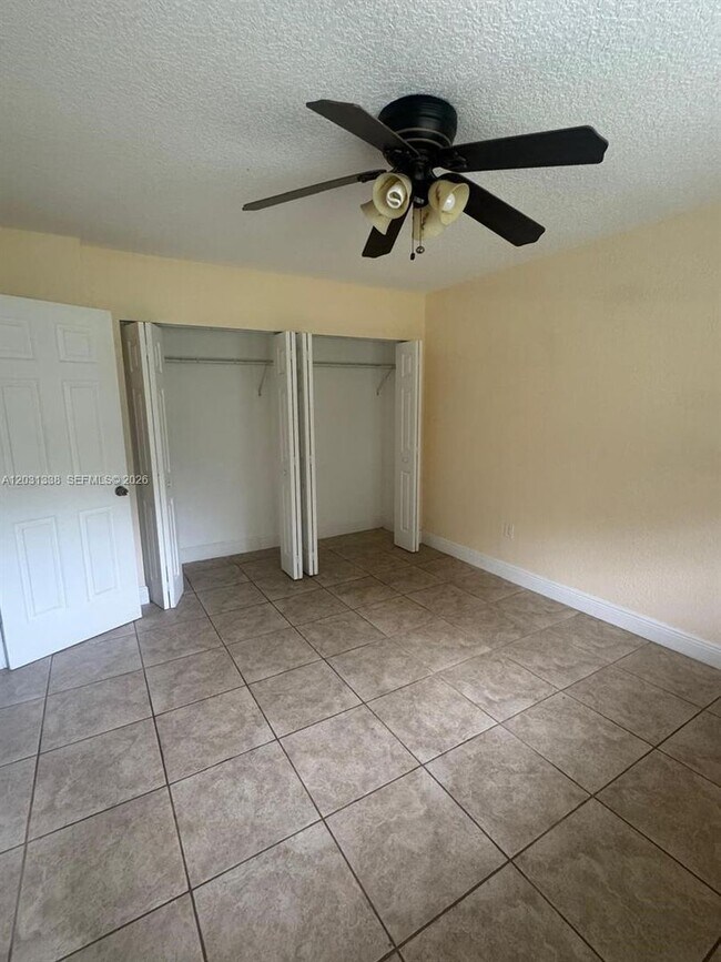 Foto del edificio - 11173 NW 7th St