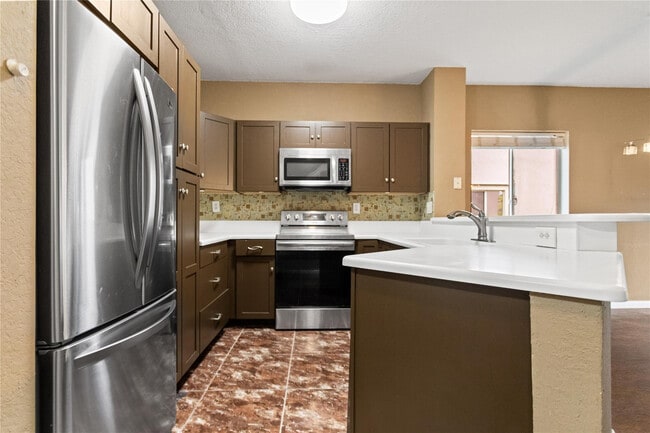 Building Photo - 8820 S Isles Cir