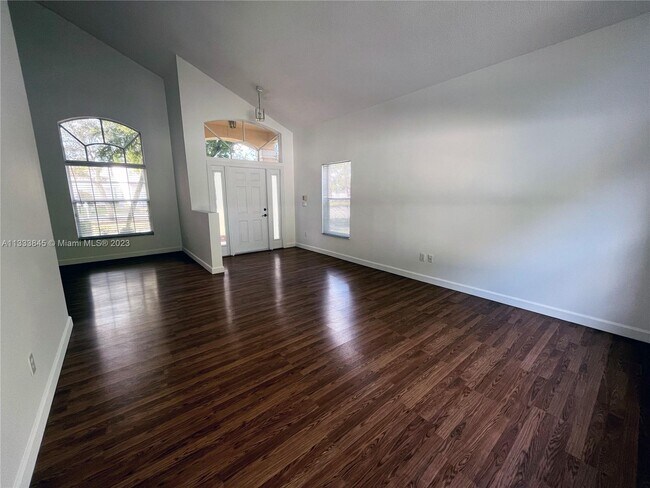 Building Photo - 311 SW 192nd Ave