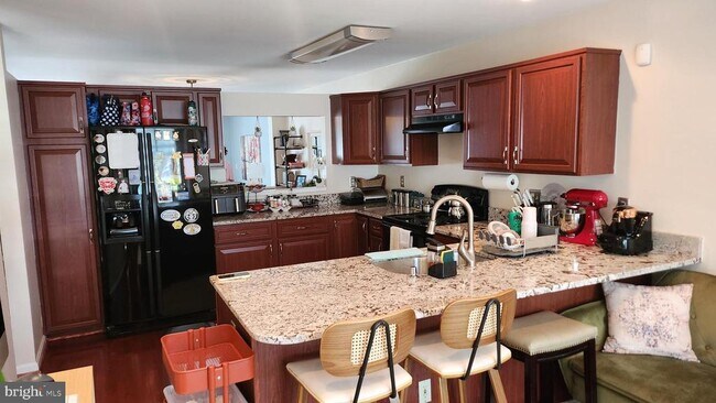Foto del edificio - 13107 Misty Glen Ln