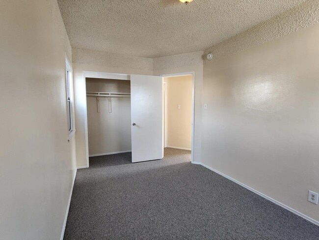 Building Photo - 9310 Holmes Ave