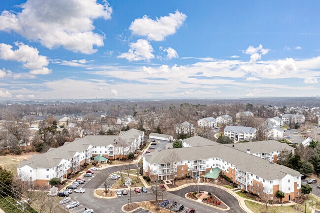Building Photo - Meadows at Salem Run