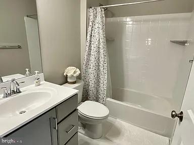 Building Photo - 154 Woodwinds Dr