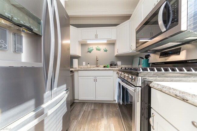 Building Photo - 2 br, 2 bath  - 2681 Mission Blvd