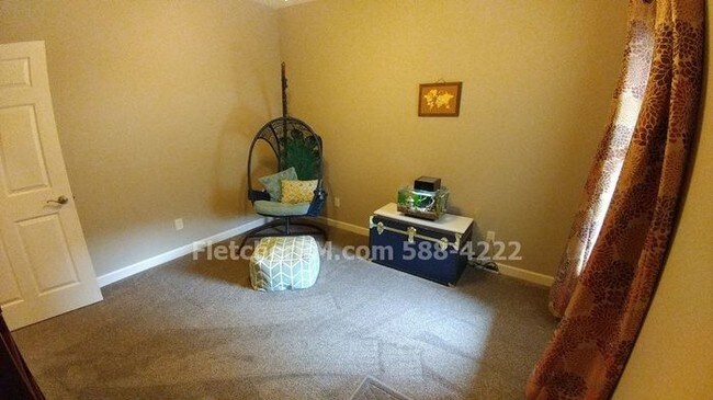 Foto del edificio - 3205 Village East Dr