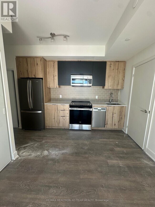 Building Photo - 1350 Ellesmere Rd