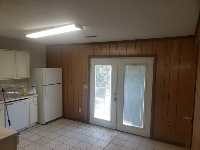 Building Photo - 5422 Sidbury Rd