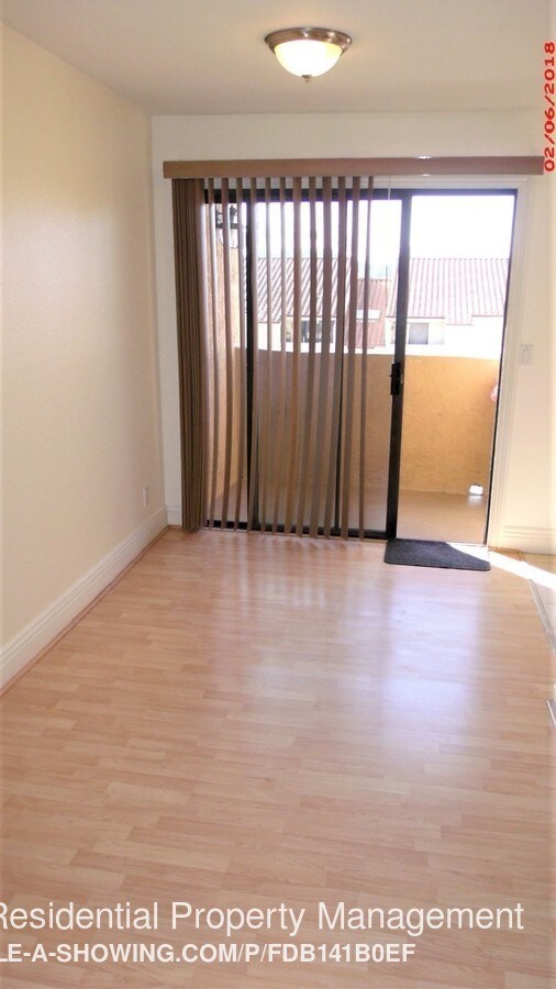 Foto del edificio - 8731 Graves Ave