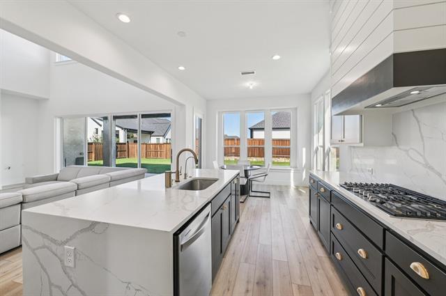 Building Photo - 580 Falling Leaves Dr