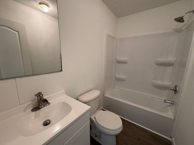 Building Photo - Myrtle Beach - 3 Bedroom / 2 Bathroom Mobile Home