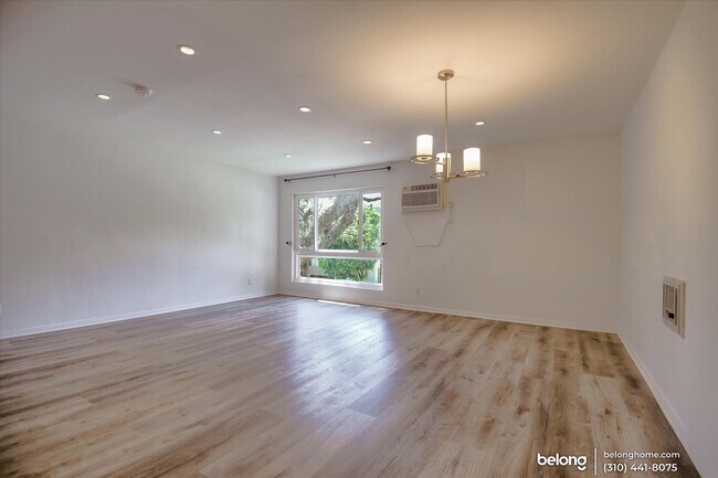 Building Photo - 1222 N Olive Dr
