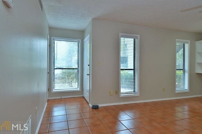 Building Photo - 802 Park Ridge Cir