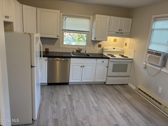 Foto del edificio - 22 Church St Ext