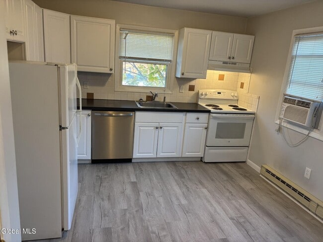 Building Photo - 22 Church St Ext