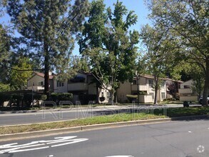 Building Photo - 385 Camelback Rd