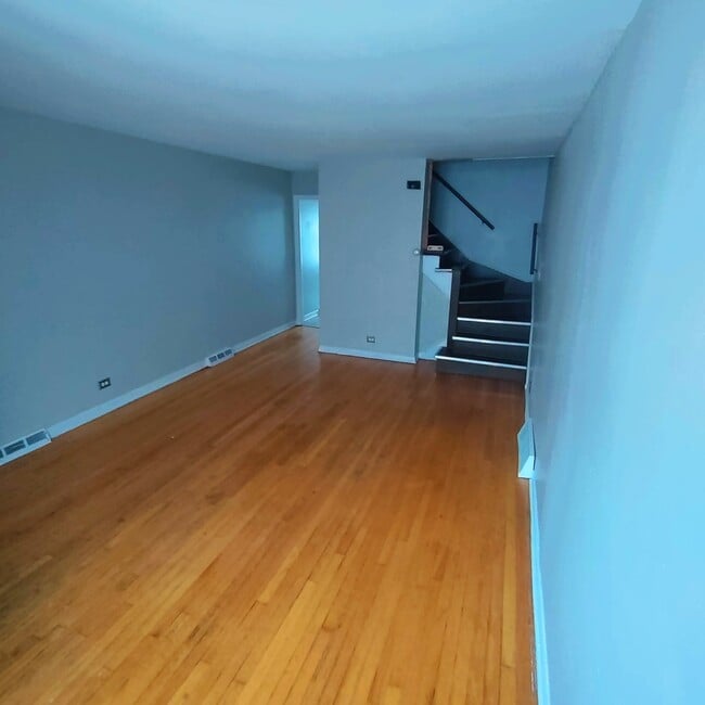 Foto del edificio - 2430 E 73rd St