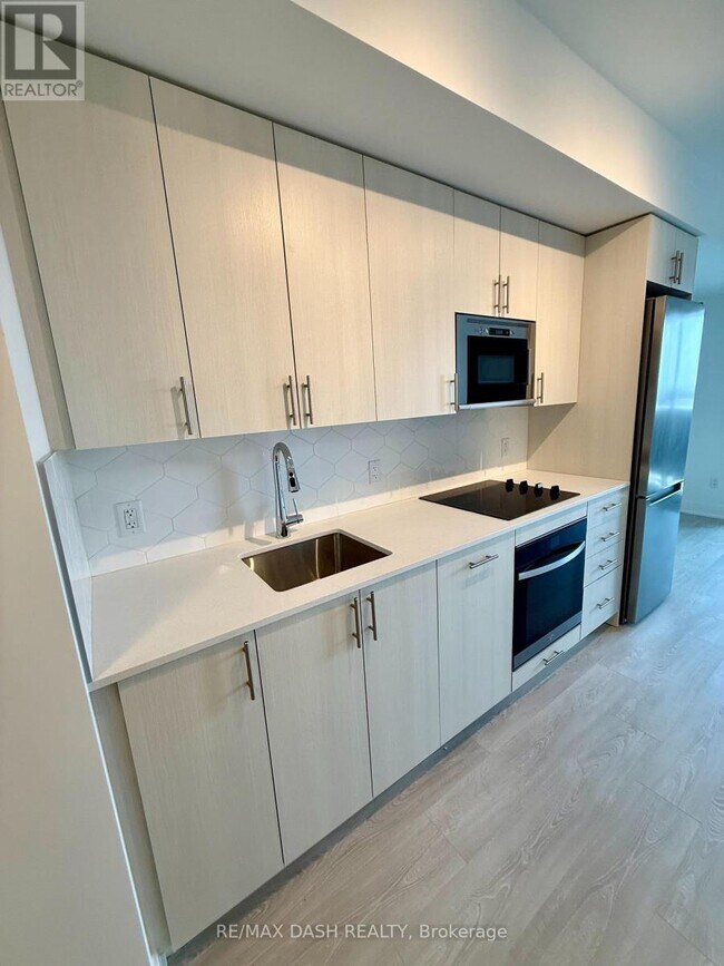 Photo du bâtiment - 2545-2545 Simcoe St N