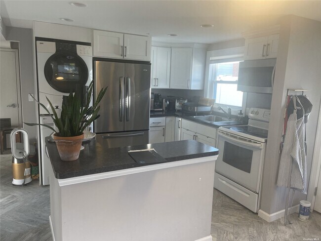 Foto del edificio - 164 W Nicholai St