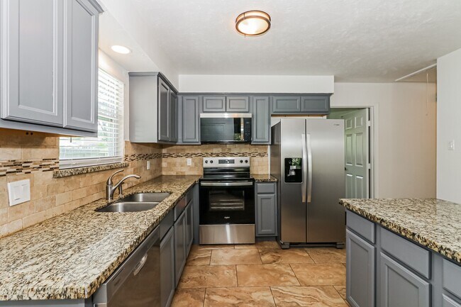 Building Photo - 28914 Champion Oaks Dr